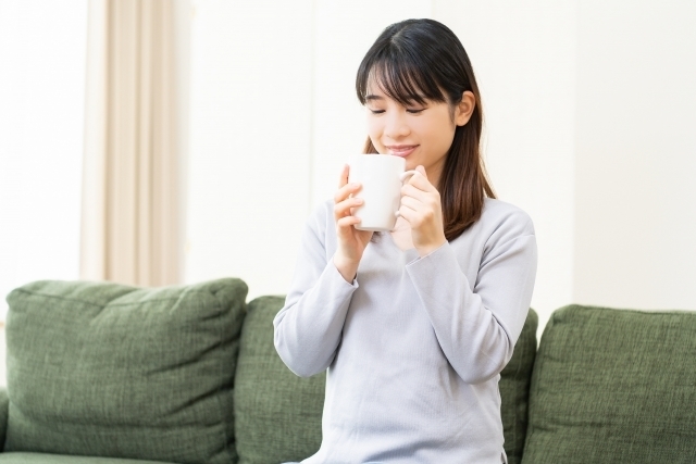 首をどの方向に動かしても痛みがあり、急に振り向くとズキッとします。