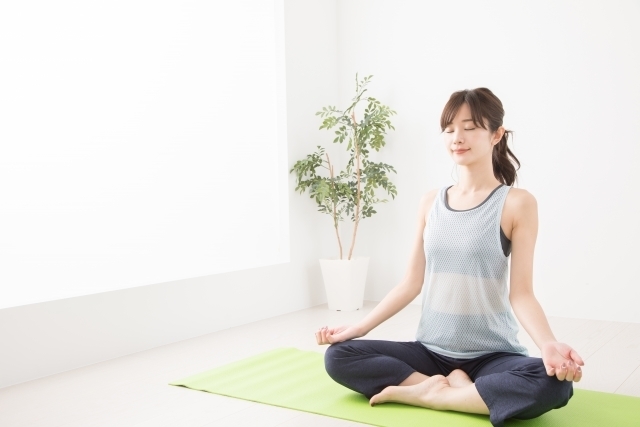 呼吸と体のバランスを整えている落ち着いた状態