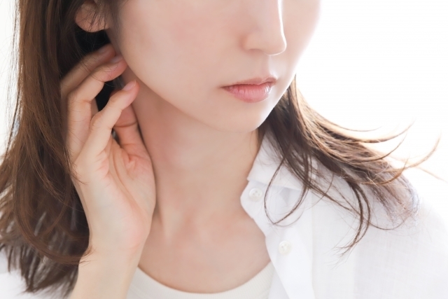 顎まわりの緊張が出ているイメージ