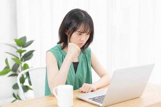 睡眠時間が取れず頭の重さがひどくなりました。