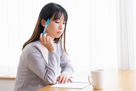 右の首のひきつれが10年間ずっとあります。