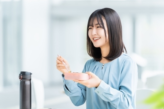 偏りのない生活を心がける事が大切です。